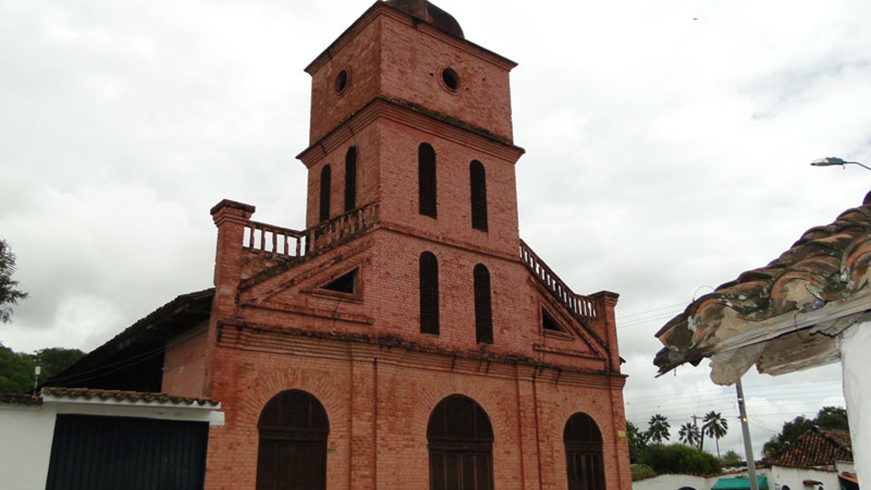 check - in, turismo, pasadias, transporte en ibagué, colombia